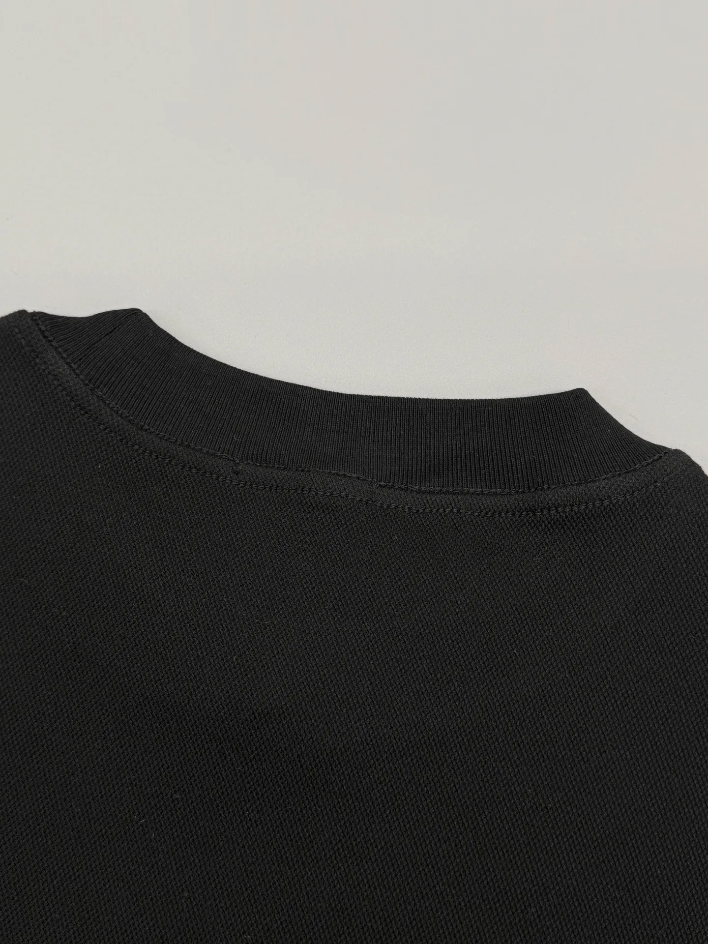 🔥🔥P135 [ Quality] Moner New Arrival T 。 ， Moner ， ， Same Style。 𝐂𝐎𝐋𝐎𝐔𝐑：White /Black 𝐒𝐈𝐙𝐄：S-XL ： S： 55- 55- 69- 69 M： 57- 57- 71- 71 L： 59- 59- 73- 73 XL： 61- 61- 75- 75 S